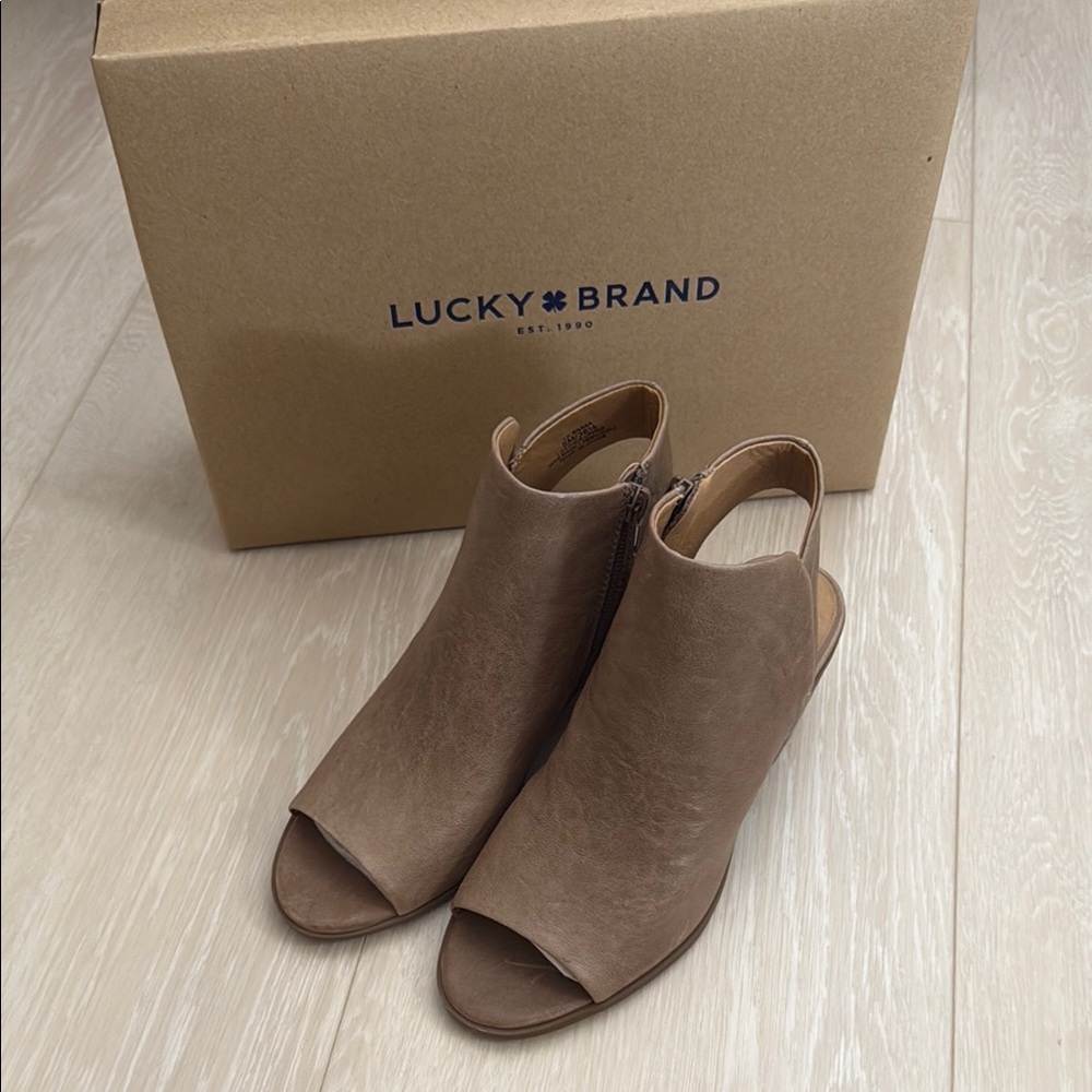 Lucky Brand Tan Wedge Open Toe Block Heel